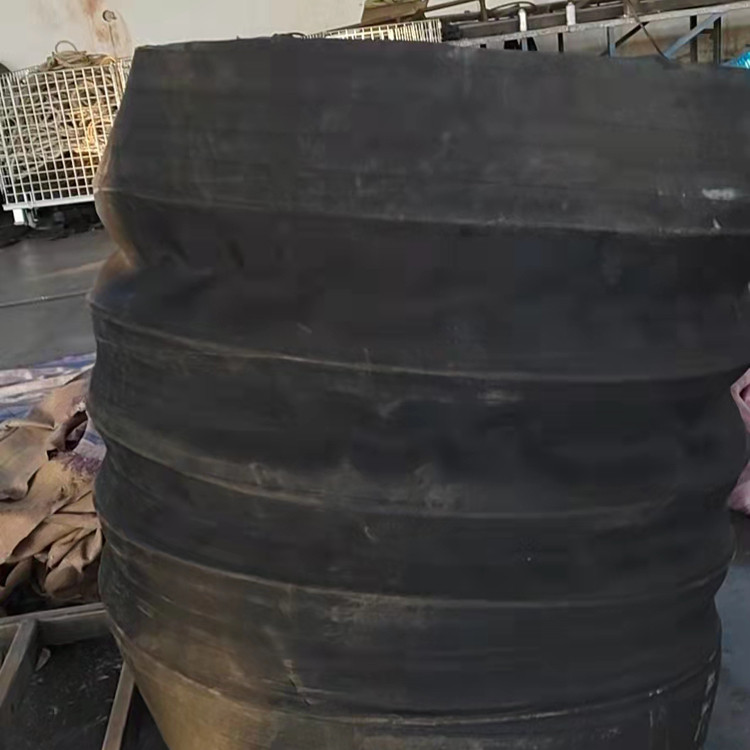 伸缩管